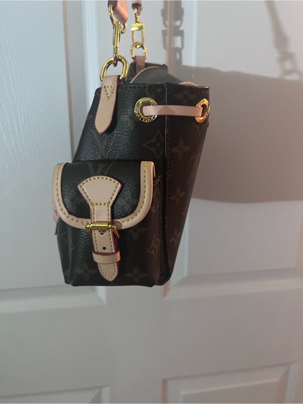 Non Louis Vitton Crossbody Drawstring Bag iBrown. It looks great. You’ll love it - Picture 5 of 10